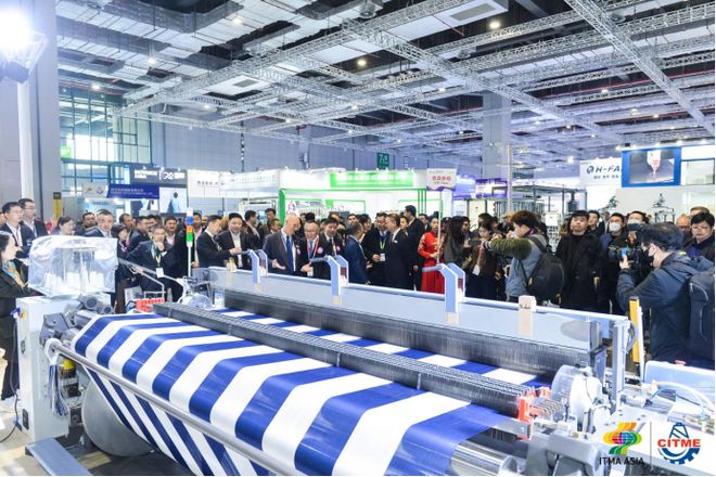四大先进技术引领2023日发纺机RFJA30Max喷气织机发布(图7)