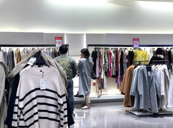 2024年世界服装冠军：一年吸金超2600亿元门店数量达到5791家(图1)