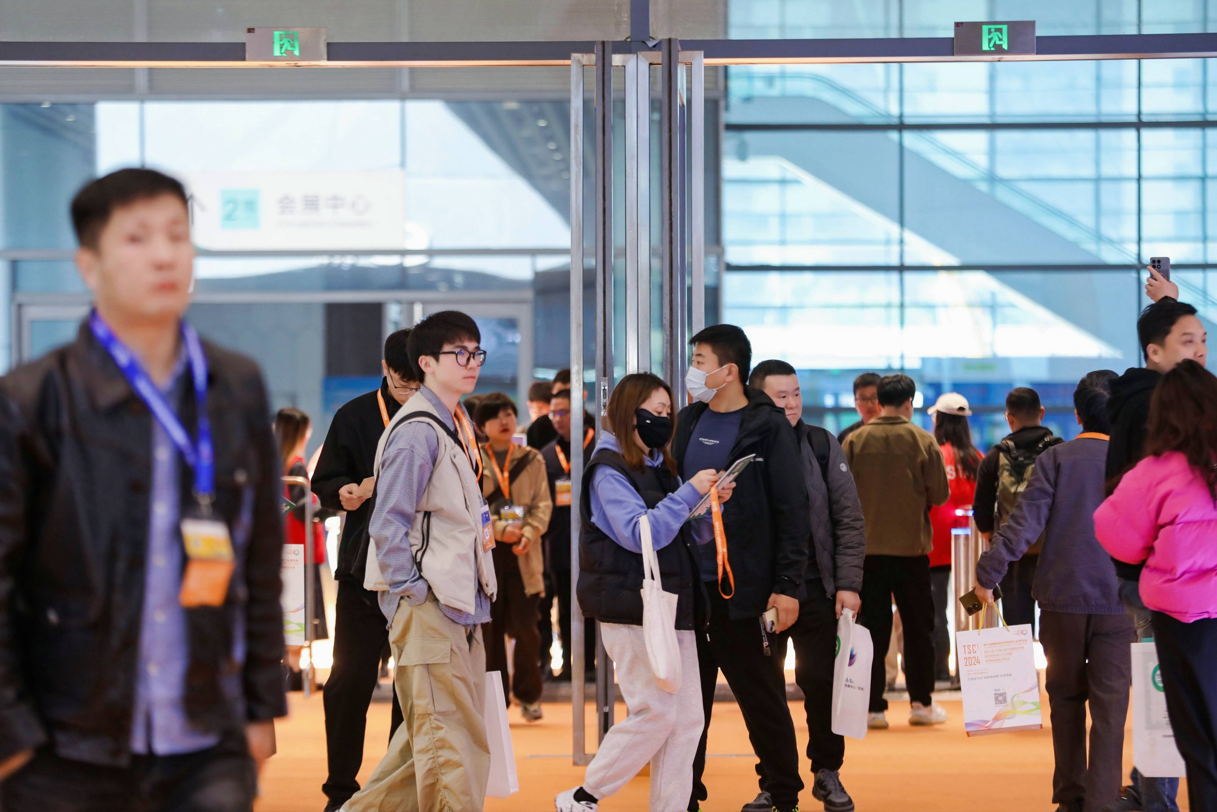 抢占纺织业先机｜2024柯桥纺机及印花工业展10月热力接棒开启顶流产品大赏(图2)