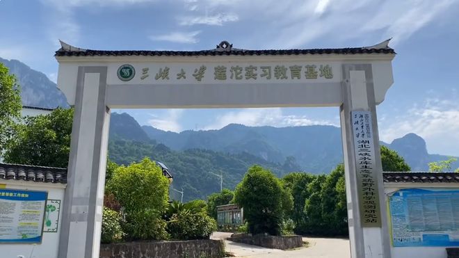 湖北废弃的核工厂昔日闹热员工过万如今没落院落种庄稼(图1)