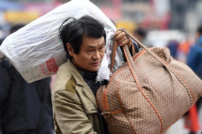 医保减少2538万背后：工厂放假、地产寒冬如何保农民工就业？(图1)
