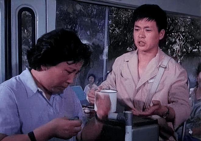 66岁囚歌王子迟志强现状：身体发福大变样称后半生得为自己而活(图5)