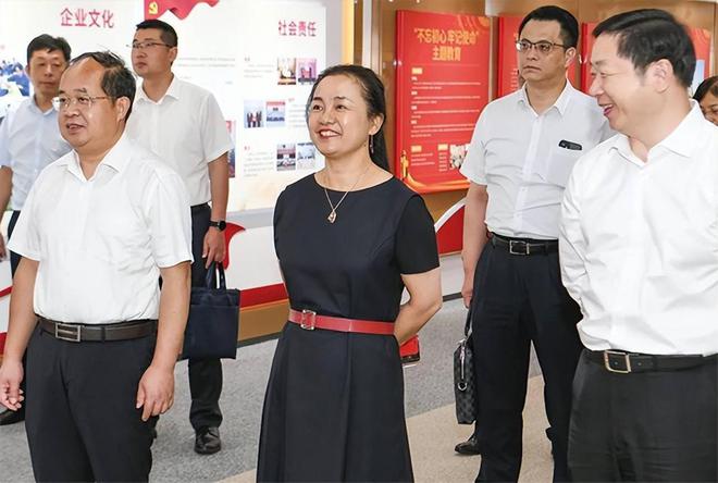年入8177亿！超越华为成为国内最大民企江苏女首富哪来那么多钱(图5)
