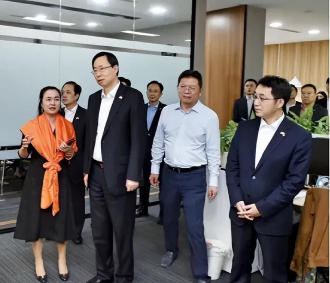 年入8177亿！超越华为成为国内最大民企江苏女首富哪来那么多钱(图9)