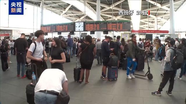 通信中断交通瘫痪西班牙大范围停电严重影响民众生活(图2)