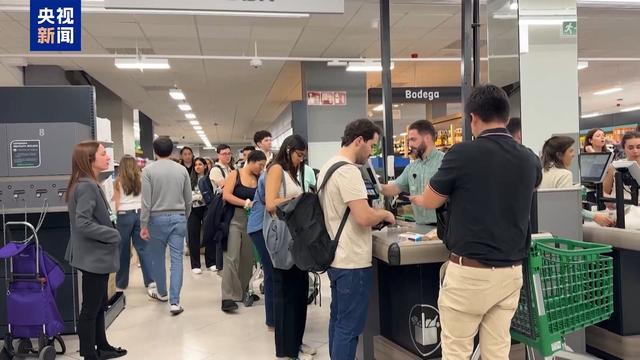 通信中断交通瘫痪西班牙大范围停电严重影响民众生活(图4)