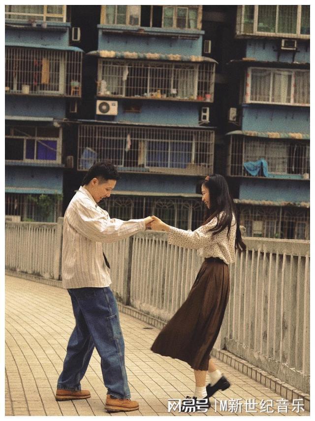 我与女孩偷尝禁果因父母反对无奈分开十年后她送来一个男孩(图2)