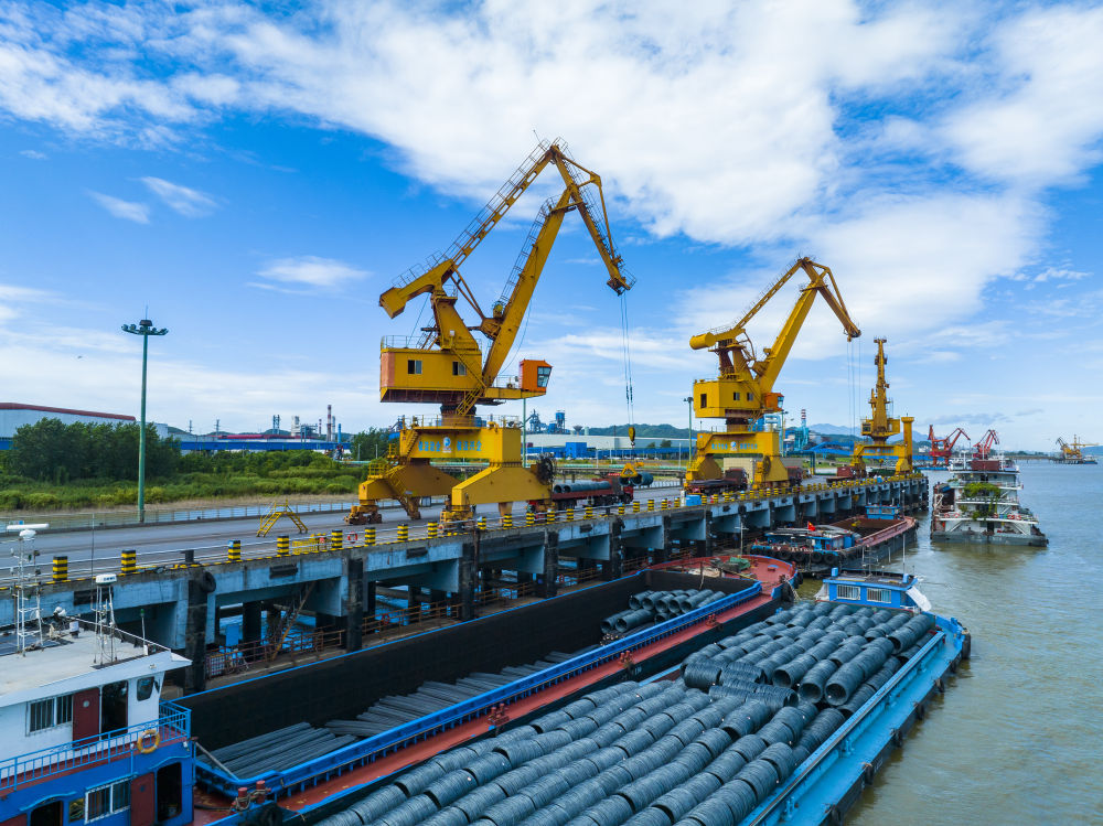 中国经济样本观察·县域样本篇｜30万人口小县如何打造千亿级工业强县？(图1)