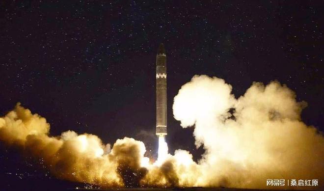 榛树弹道导弹大开杀戒大型兵工厂瞬间被夷平：上千人一个没跑掉(图2)