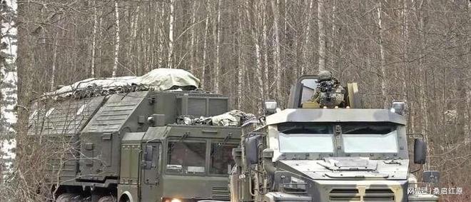 榛树弹道导弹大开杀戒大型兵工厂瞬间被夷平：上千人一个没跑掉(图12)