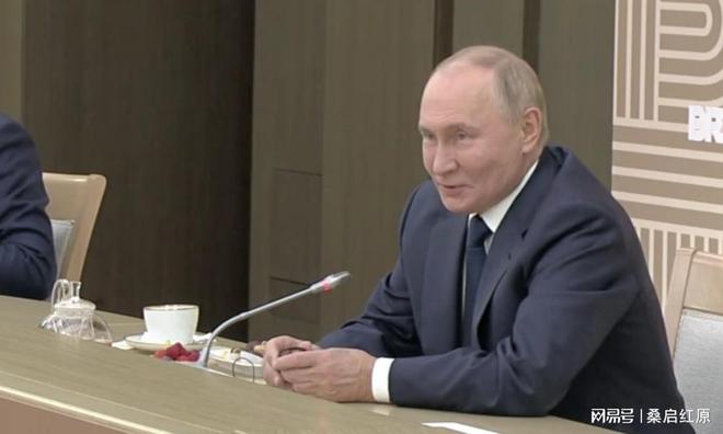 榛树弹道导弹大开杀戒大型兵工厂瞬间被夷平：上千人一个没跑掉(图14)