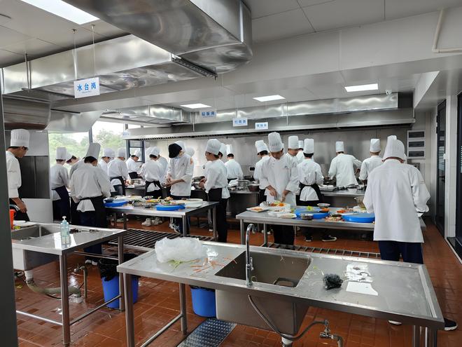 常熟工厂食堂商用厨房设备工厂怎么联系(图2)